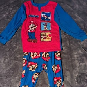 Mario pajama long sleeve and pants set. Fleece bottoms. Size 8